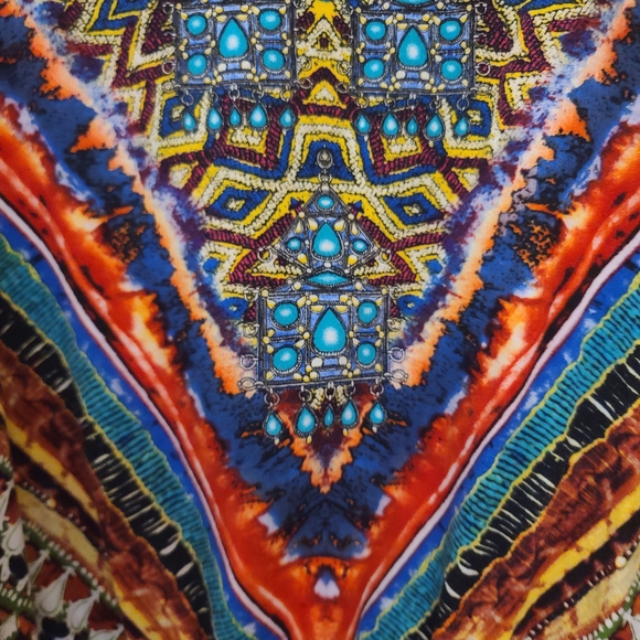 Colorful Geometric Patterned Top - Picture 11 of 15